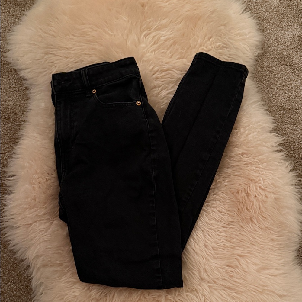 H&M Classic Black Skinny Jeans
